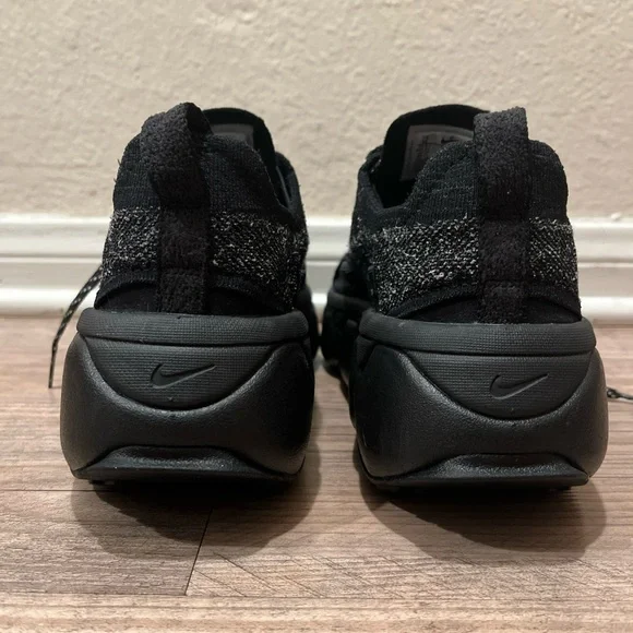 New Nike Flyknit Bloom 'Black Metallic Silver' FD2149-004 Women's Size 11 - Picture 5 of 7